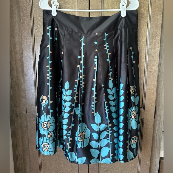 Missimo Co. Pleated A line Skirt - Picture 2 of 8